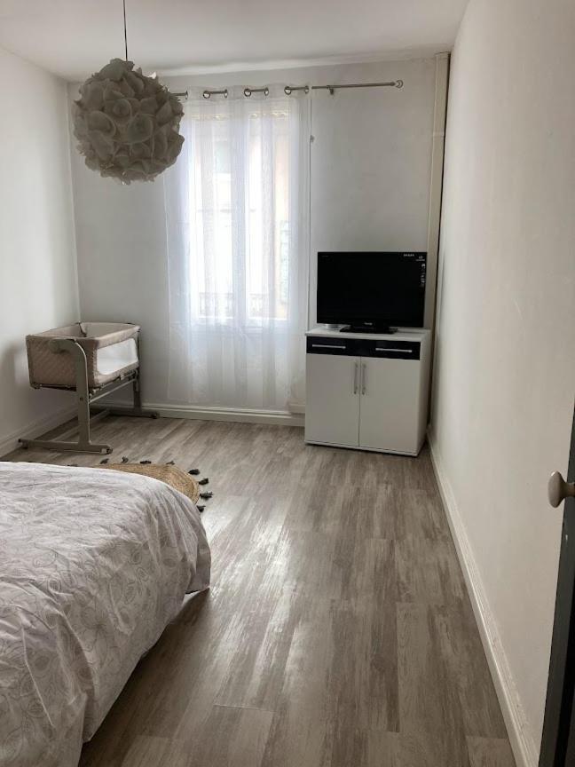 Bienvenue Chez Shiva Apartment Chateauneuf-du-Pape Bagian luar foto